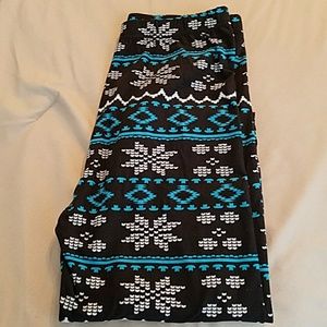 **SOLD**WINTER LEGGINGS* Super Soft OS Leggings